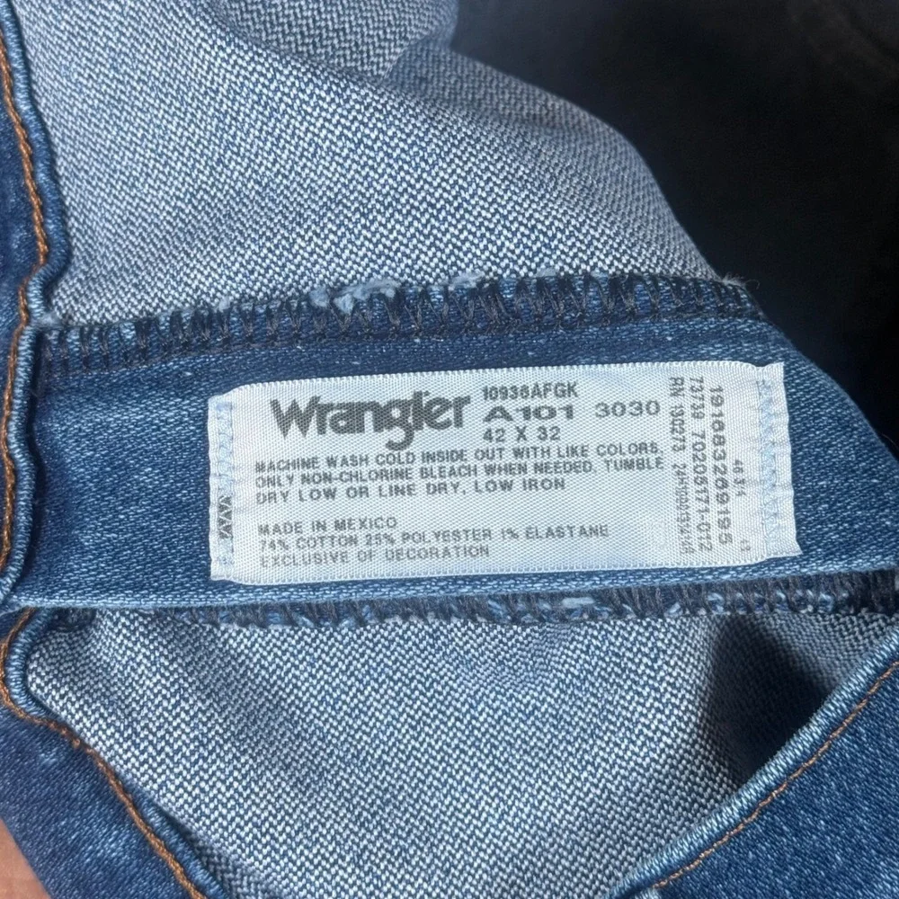 Wrangler Five Star Premium Denim Mens 42x32 Regular Fit Straight Leg Blue Jeans
